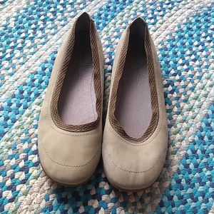 Patagonia flats, size 8